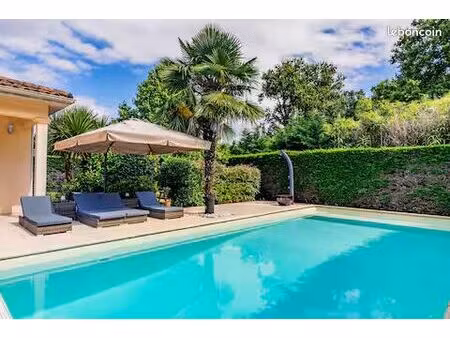 superbe maison de caractère meublée avec piscine