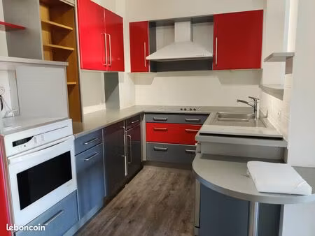 location appartement 3 pièces 82m²