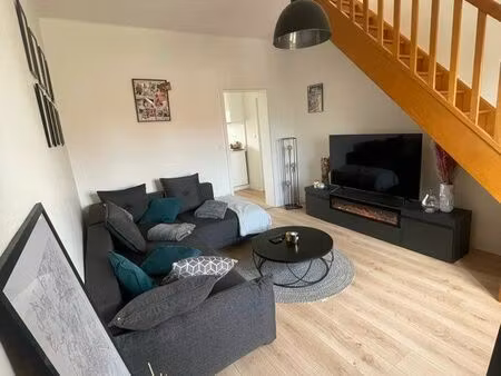 appartement duplex 70 m2 - 2/3 chambres - cuisine équipée - briey - secteur pratique