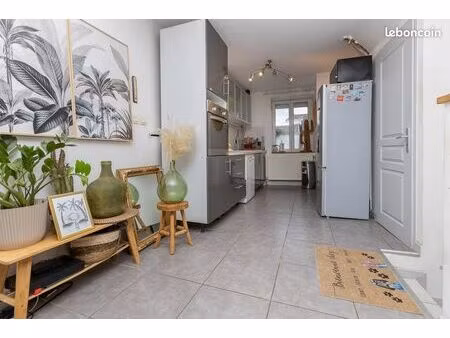 f3 59m2 duplex 2chb/bureau hyper centre