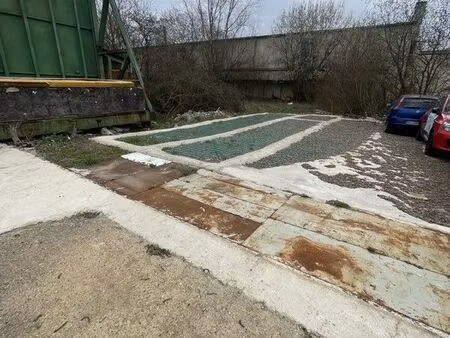 place de parking 90 m2