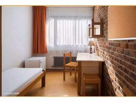 chambre 400 /mois tout inclus