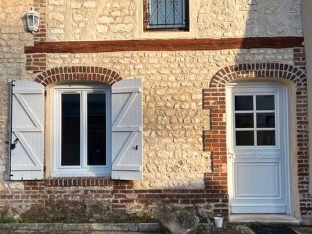 appartement t2 avec place de parking le vaudreuil (30m²)