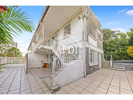 maison f4 sur 2 niveaux  garage sur 366 m² avec un f4  2 studio