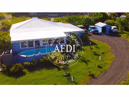 emplacement d'exception villa avec bungalow les pieds dans l'eau