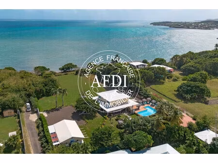 magnifique propriété de 680 m² située un terrain de 3746m²