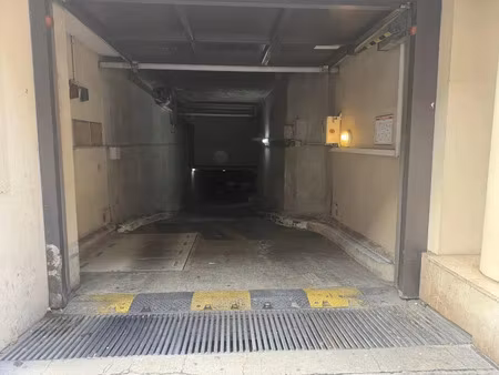 vente parking 13 m² à paris 9ème (75009)  34 900 €