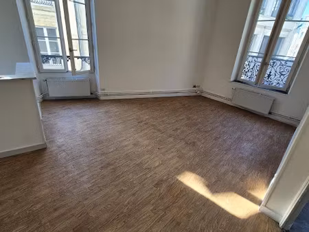 location appartement 3 pièces 50 m² à laon (02000)  420 €