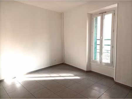 location appartement 3 pièces 47 m² à ales (30100)  500 €