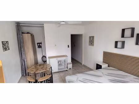 location meublée appartement 1 pièce 21.96 m² à saint denis chaudron (97490)  600 €