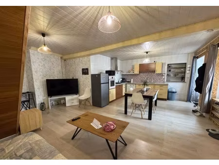 location appartement 1 pièce à anglade (33390)  650 €