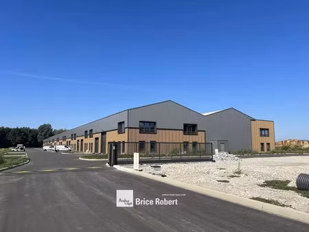 a vendre ou à louer - cellule d'activité de 231 m² au sein d'un parc d'activités neuf - bo
