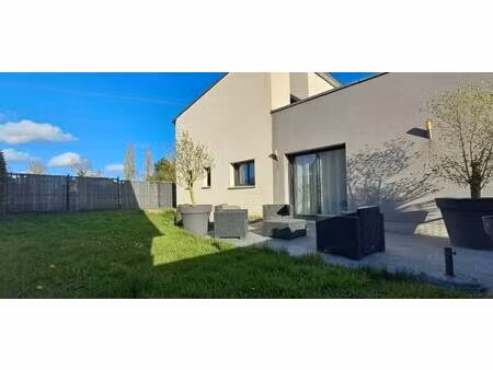 maison laval 6 pièce(s) 106 m2/ 4 chambres