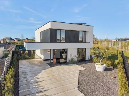 exclusieve high-end villa met zwembad in genk