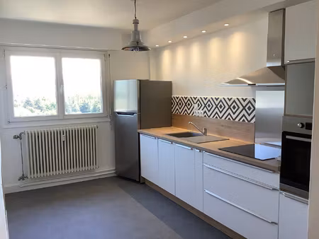 bassens  vaste t3 rénové avec goût