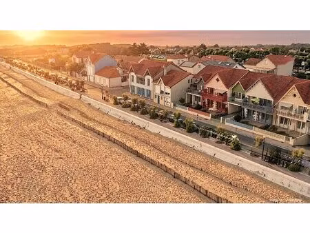 tres rare : plein front de mer et dernier étage  t2/3 duplex