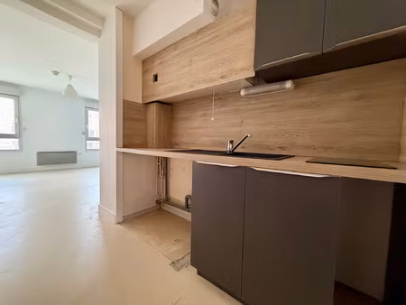 t3 quartier cathédrale avec parking