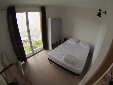 location meublée appartement 4 pièces 65 m² à massy (91300)  1 590 €