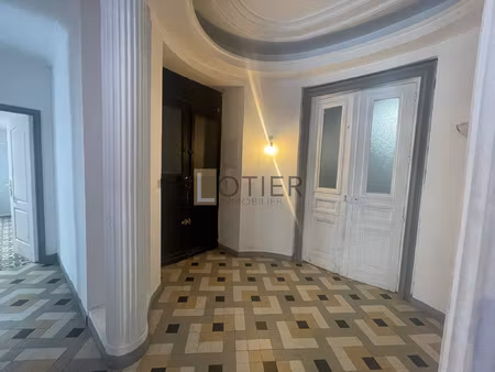 bureaux au coeur de béziers  comprenant 3 bureaux et 1 salle