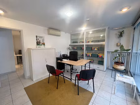 local commercial de 57.58 m² à louer au pied du tramway t6 parc andré malraux!