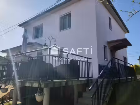 deux maisons rénovées et un bâtiment à carspach