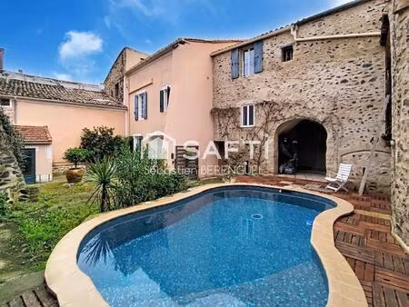 demeure de caractère en pierre – 315 m² – piscine chauffée – patio – 7 chambres – proche p