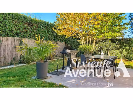 duplex au charme unique  comme une petite maison au coeur de chassieu