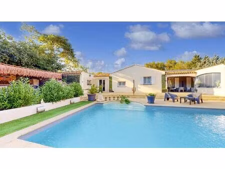 maison d'habitation et gite à flayosc de 181 m2