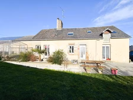 maison avec 4 chambres et grand terrain à proximité de ducey