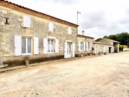 maison plain-pied avec 2 garages attenants sur parcelle de 981m2