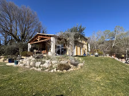 charmante maison avec piscine et terrain à vendre proche de vai