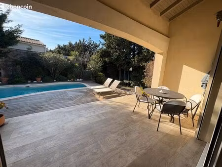 maison avec 3 chambres et piscine