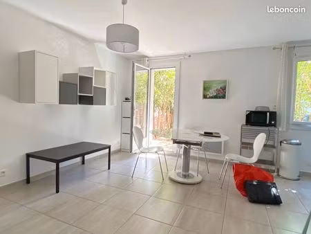 studio 1 pièce 26 m²