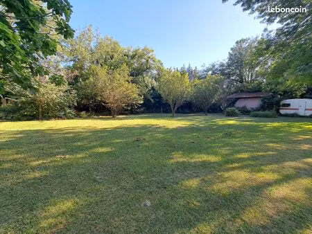 terrain 500 m² eyguières