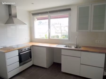 particulier loue studio dans petit immeuble