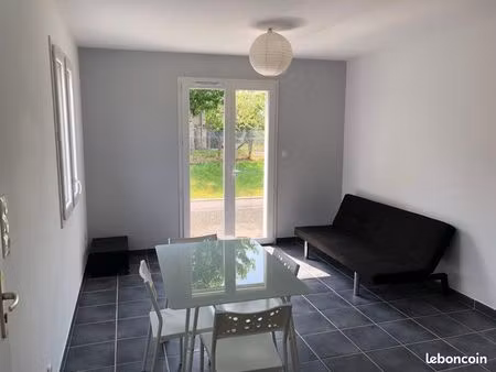 t2 meublée tout équipé plain-pied 33 m²