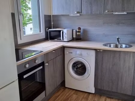 location studio meublé