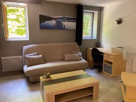 studio meublé 25m2 + parking privé