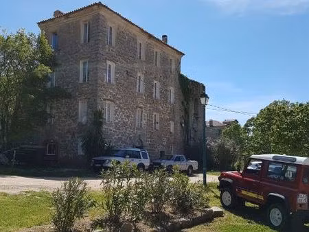 loue t2 meublé - à l'année - très calme