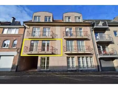 goed onderhouden appartement met garage in centrum zottegem