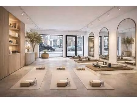 ixelles  commerce avec large vitrine à 2 pas du cimetière