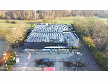 surface de +/- 2.223 m² sur terrain d'un 1ha