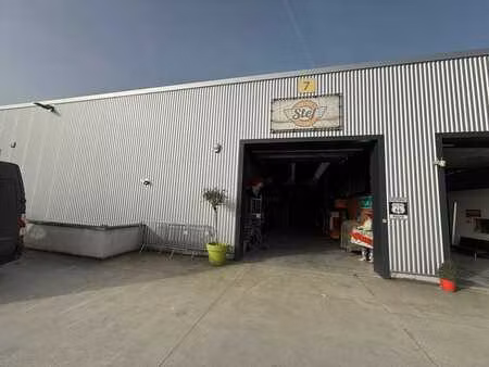 travaillez dans un décor de cinéma (entrepôt 715 m²)