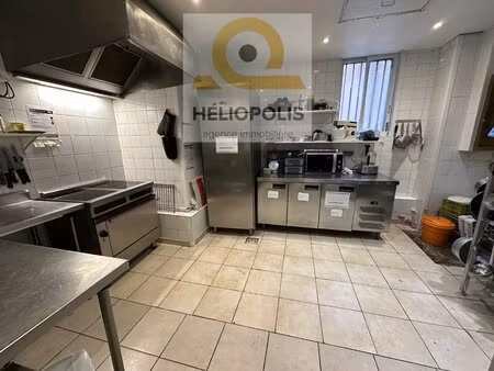 espace commercial à manosque avec emplacement d'angle