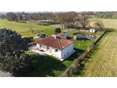 maison familiale rénovée – 5 chambres – jardin avec plan d’eau – secteur vonnas