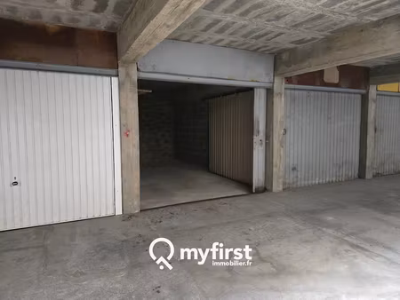 location parking 13 m² à toulon (83000)  130 €