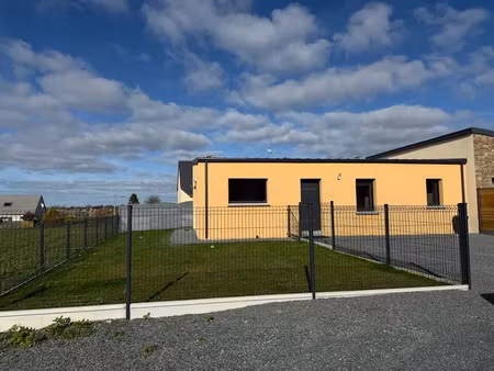 location maison 4 pièces 88 m² à tourville-sur-sienne (50200)  1 300 €