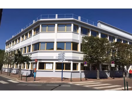 location locaux professionnels 0 pièces 15 m² à rueil-malmaison (92500)  332 €