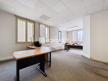 location locaux professionnels 27 m² à elbeuf (76500)  480 €