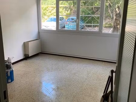 p2 de 33 m2 vendu loué